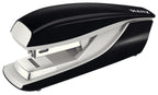 Leitz Flachheftgerät aus Metall, Für 30 Blatt, Inkl. Heftklammern, Ergonomisches Design, Schwarz, NeXXt-Serie, 55050095