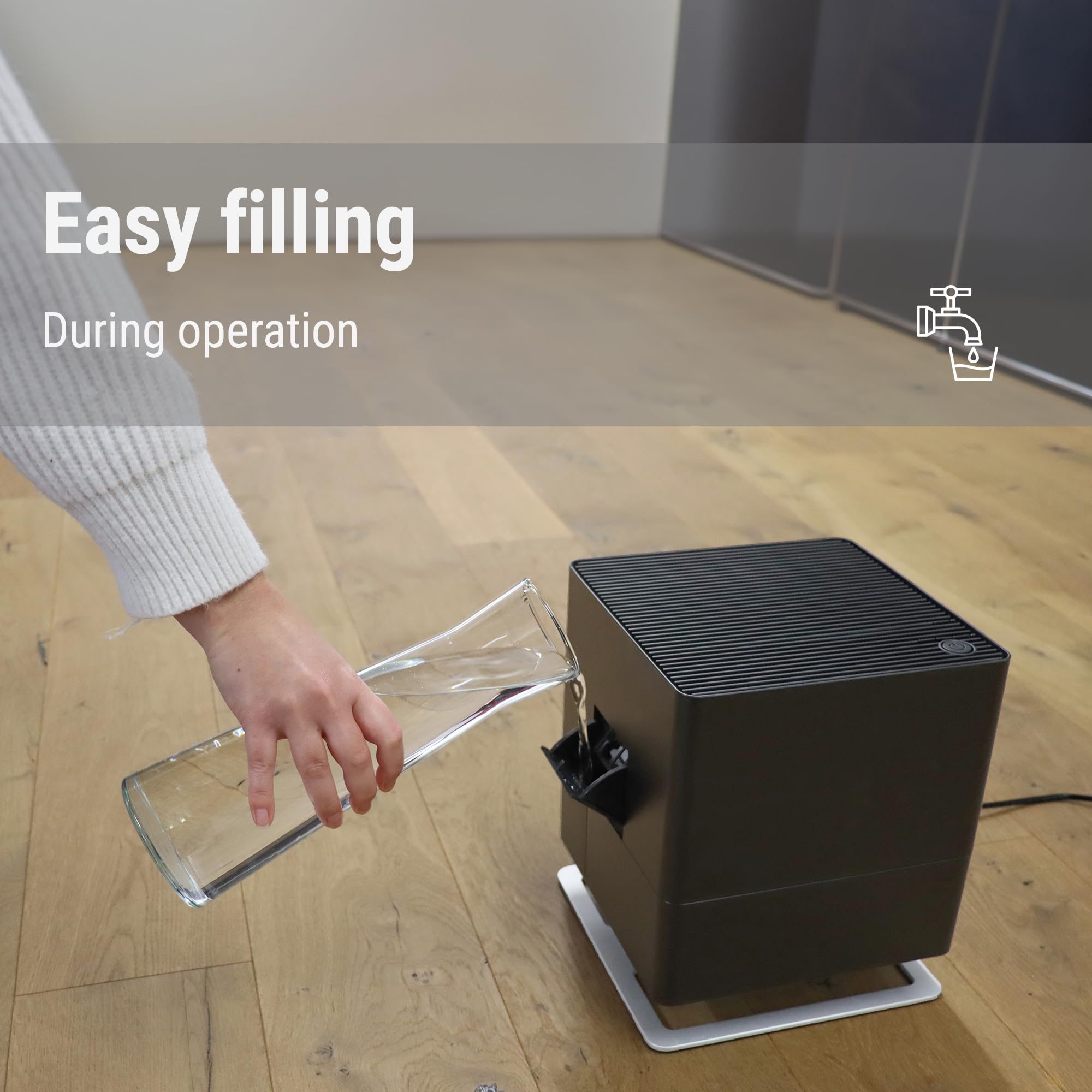 Stadler Form Luftbefeuchter Oskar mit Hygrostat / für Räume bis 50 m² / energiesparend / leise / dimmbare LEDs / Nachtmodus / für Duftstoffe geeignet / Auszeichnung ÖKO TEST 11-2018 / Farbe schwarz