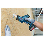 Bosch Professional 18V System Akku Säbelsäge GSA 18 V-LI C (Compact Version, inkl. 3x Säbelsägeblatt, ohne Akku/Ladegerät, L-BOXX)