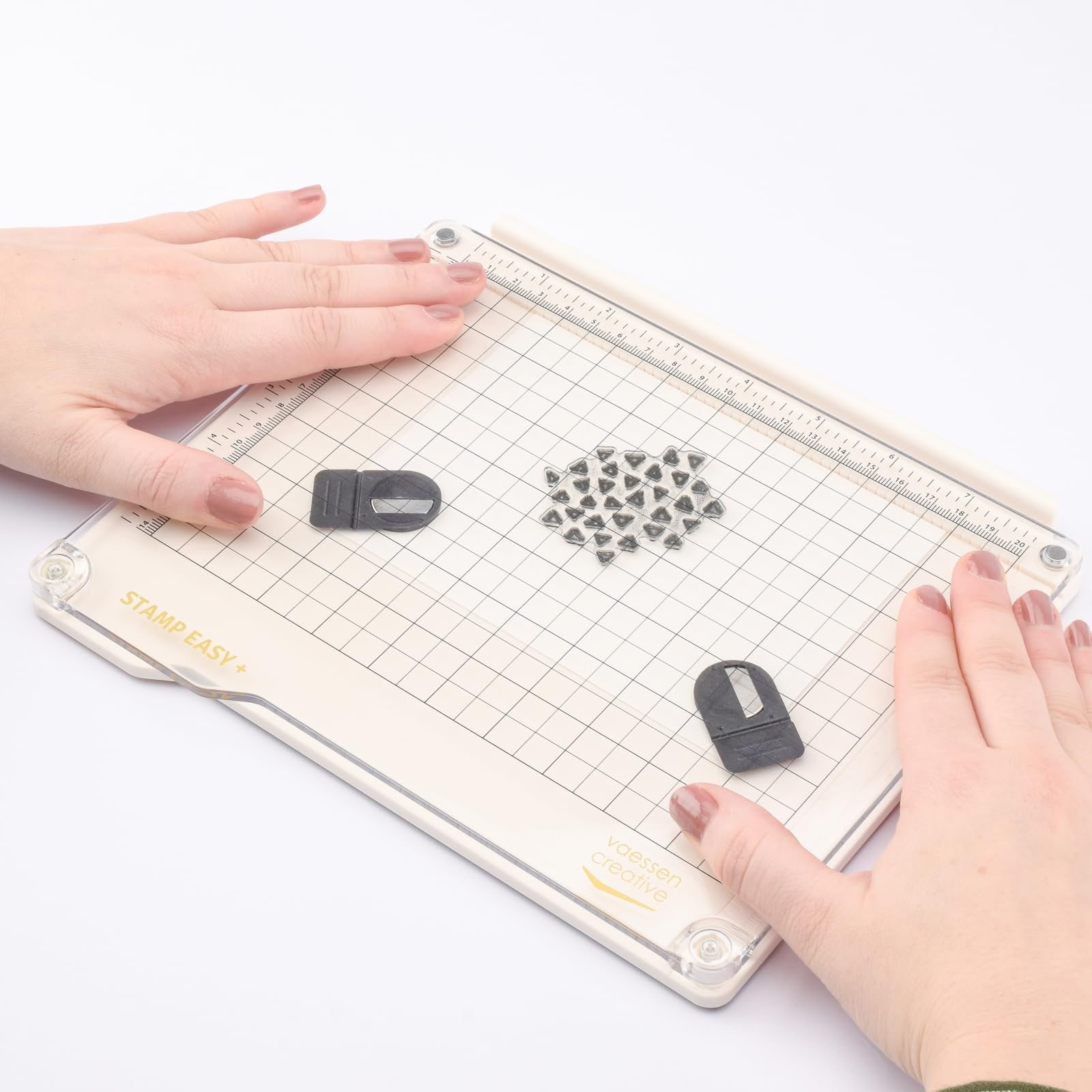 Vaessen Creative Stamp Easy+ Stempel Plattform, Zur genauen Positionierung von Stempeln für Clear Stamp Und Gummistempel, 220x166, Abnehmbare Stempelplatte