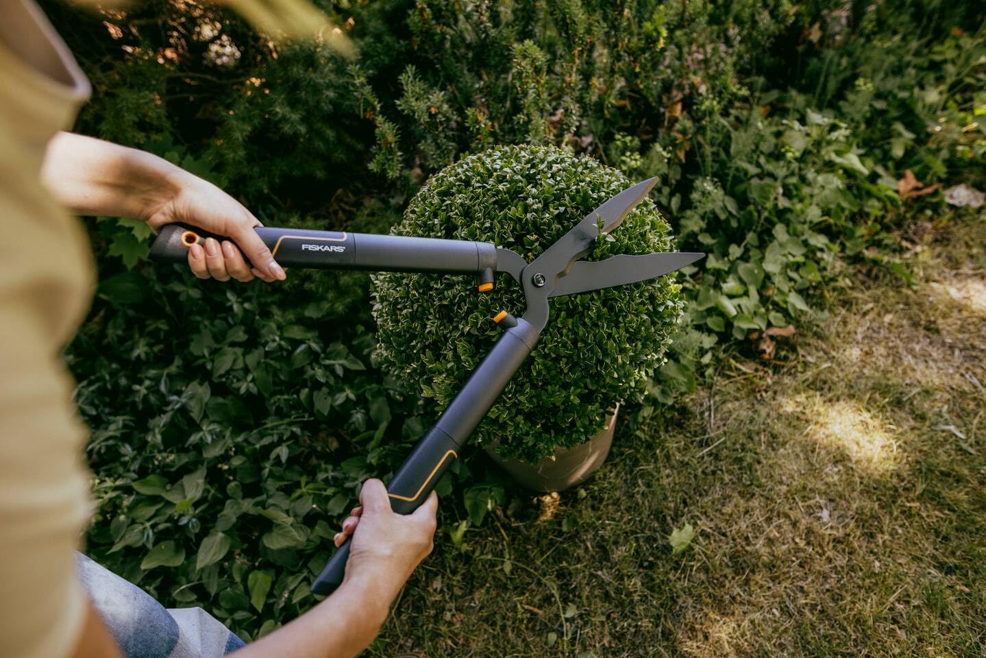 Fiskars SingleStep Heckenschere, Mit Wellenschliff, Hochwertige Stahl-Klingen, Länge 60 cm, Mattschwarz, HS22, 1001433