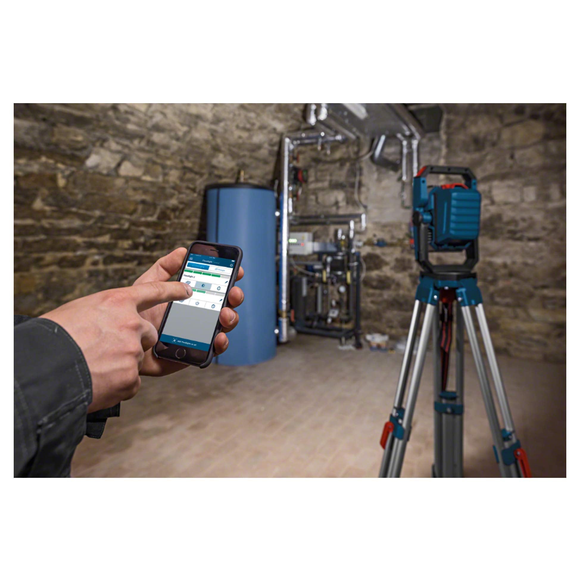 Bosch Professional 18V System Akku LED-Baustellenlampe GLI 18V-2200 C (max. Helligkeit 2200 Lumen, Connect Ready, ohne Akku/ Ladegerät)