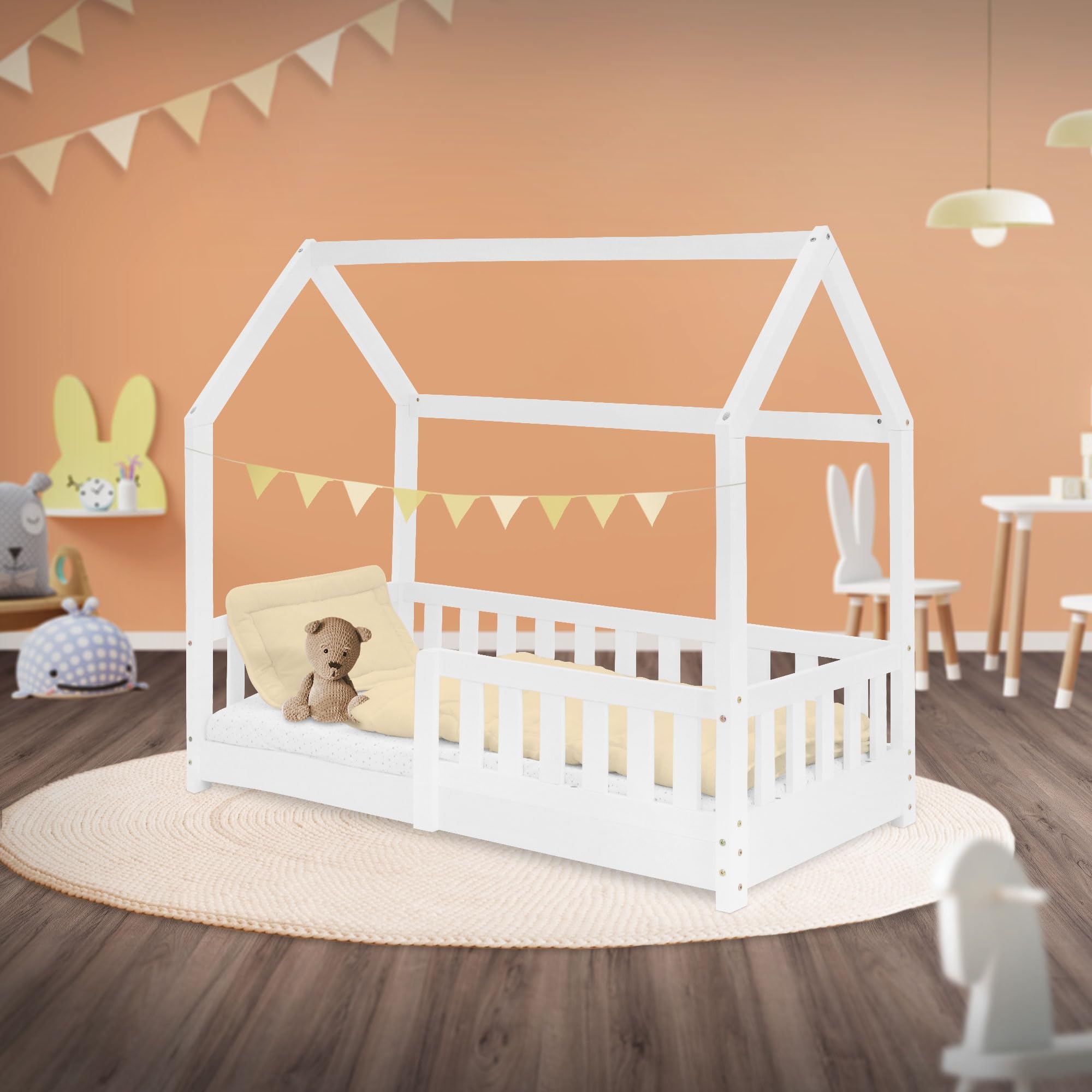 ML-Design Kinderbett 70x140 cm mit Rausfallschutz, Dach und Lattenrost, Weiß, Massivholz Kinder Bett, Hausbett für Mädchen/Jungen, Bettenhaus aus massivem Kiefernholz, Bodenbett Jugendbett Kinderhaus