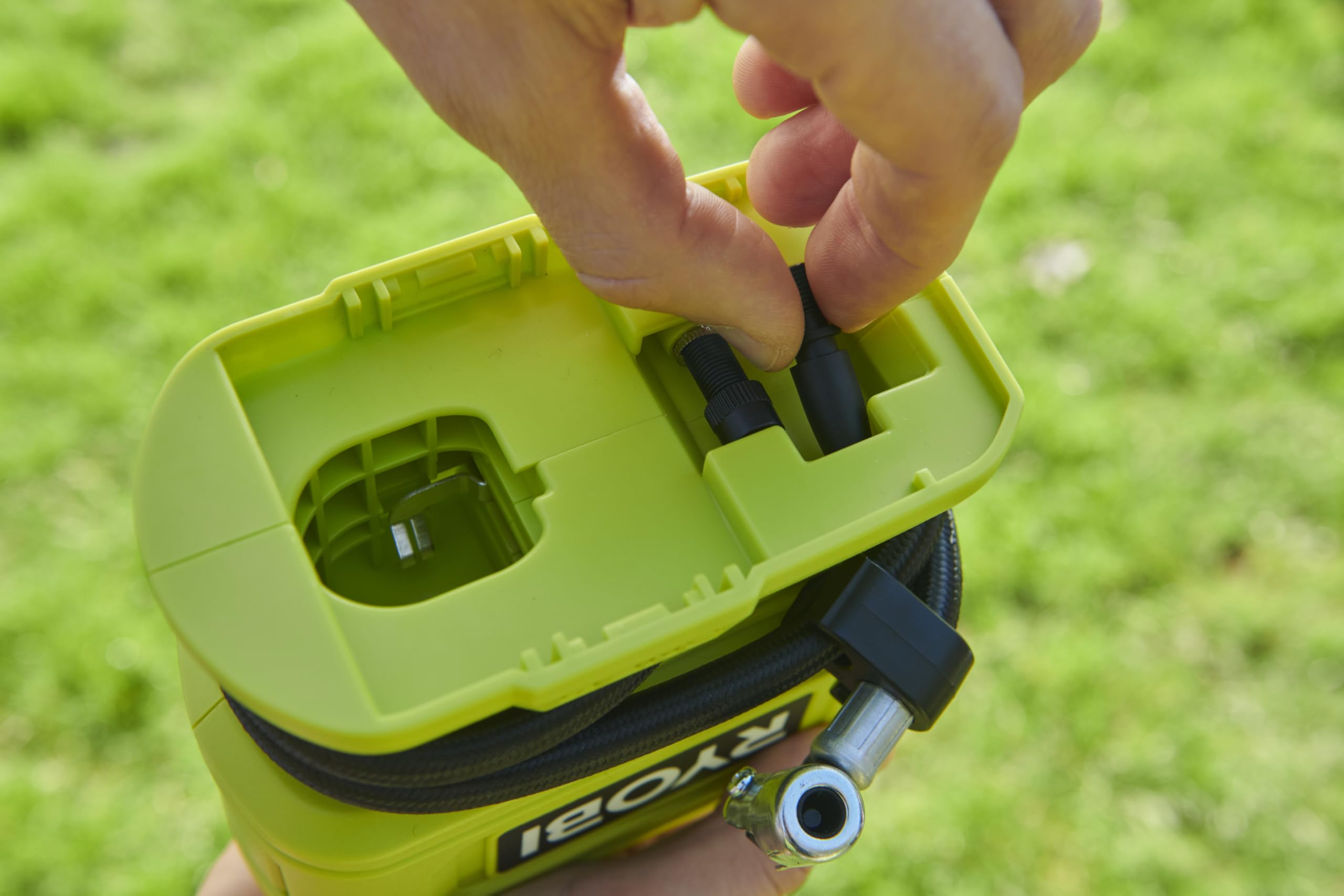 RYOBI 18 V ONE+ Akku-Mini-Kompressor RPI18-0, 11 bar max. Druck, Digitalanzeige, ohne Akku und Ladegerät
