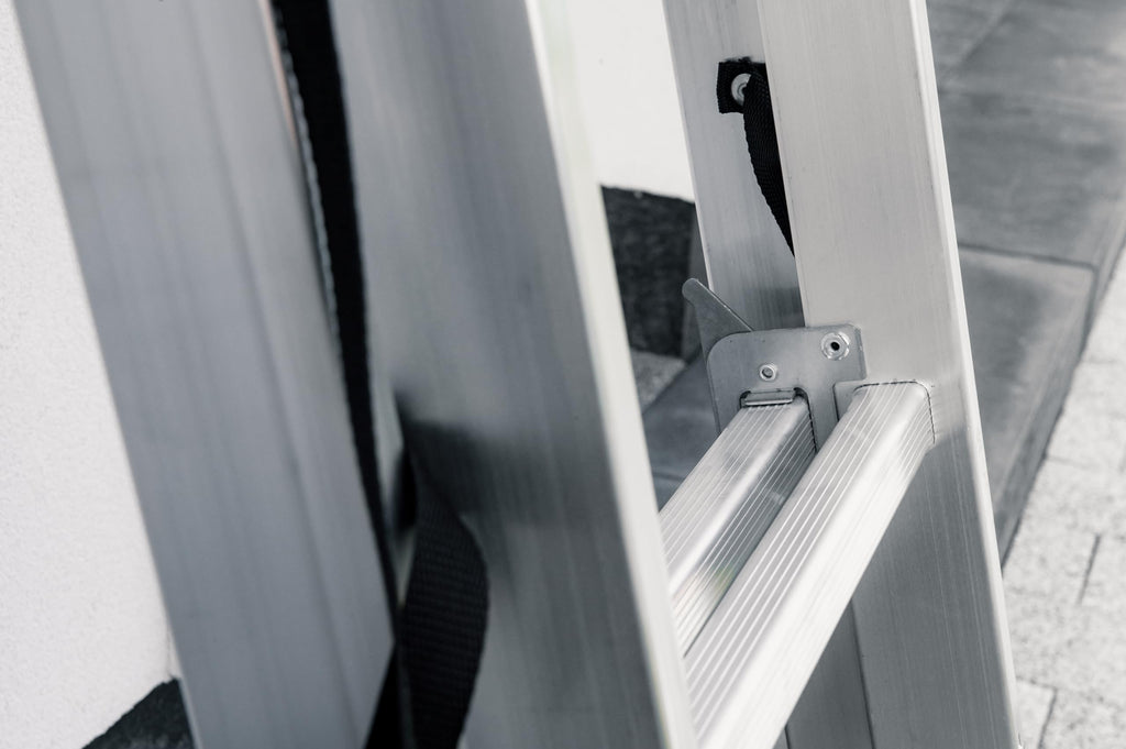 DRABEST Leiter PRO Serie Aluleiter 3-teilig Mehrzweckleiter 3x13 Stufen Leiter Multifunktionsleiter Kombileiter bis 150 kg Beslastbar - Arbeitshöhe 8,61 m - inkl. Eimerhaken