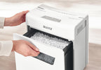 Leitz IQ 3M Premium Aktenvernichter P5, Mikroschnitt, 4-3 Blatt (70-80g/m²), Super leise, kompakt & sauber, TÜV+GS zertifiziert, 10L Behälter, für Büro & Home Office, Protect Serie, Weiß, 80930000