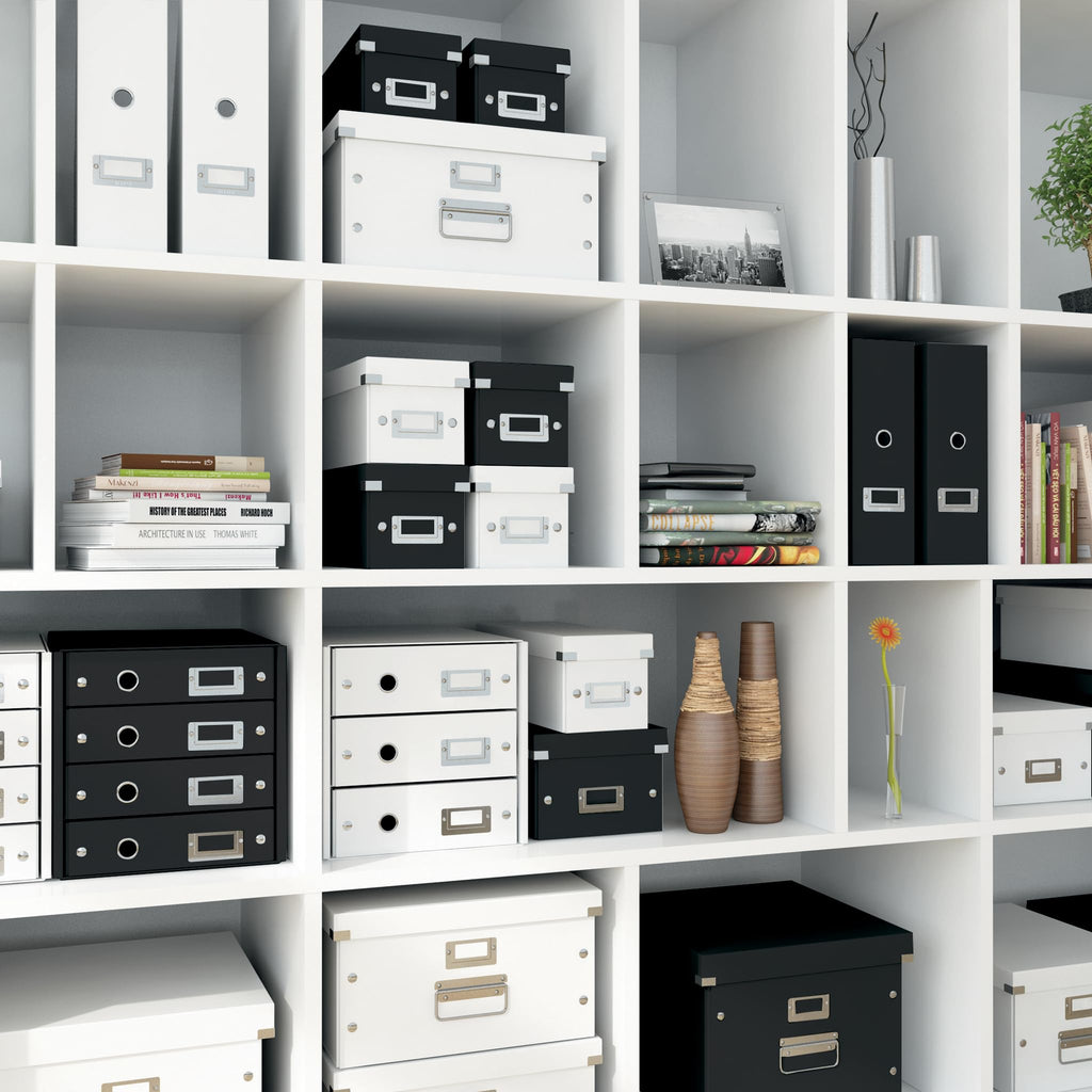 Leitz Click & Store Aufbewahrungsbox mit Deckel Mittel-Groß, Box für Unterlagen bis A4 im Büro u. Haushalt, Transportbox aus 85 % recycelter Premium-Hartpappe, Stabile Metallgriffe, Gelb, 60440016