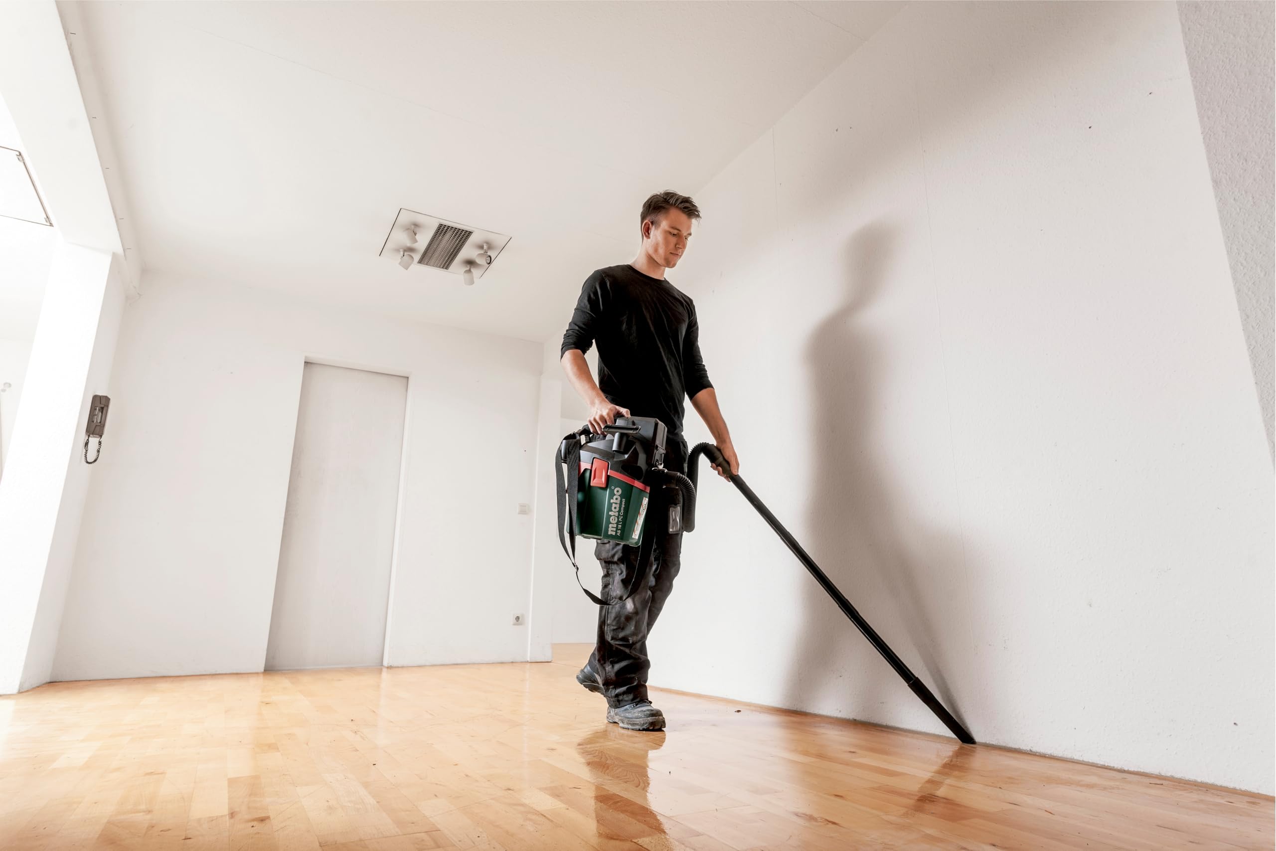 metabo AS 18 HEPA PC Compact Akku-Sauger 18V - Karton- mit manueller Filterreinigung und HEPA Filter - 602029850