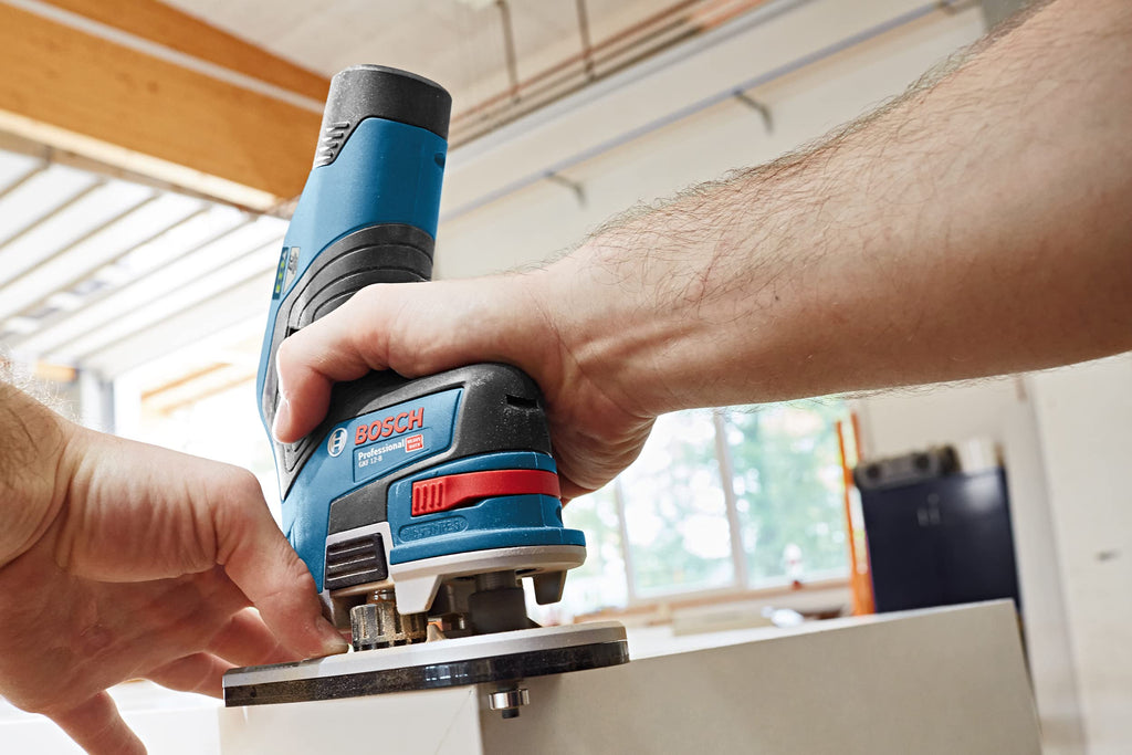 Bosch Professional 15tlg. Fräser Set Mixed (für Holz, für Oberfräsen mit 1/4 Zoll Schaft)