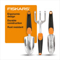 Fiskars Gartenwerkzeug-Set, 3 Stück, inklusive rostbeständiger Kelle, Pflanzgefäß und Kultivator, Gartengeräte für die Bepflanzung im Freien, ergonomisches Hofwerkzeug-Set – Gartengeschenke für Frauen