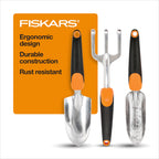 Fiskars Gartenwerkzeug-Set, 3 Stück, inklusive rostbeständiger Kelle, Pflanzgefäß und Kultivator, Gartengeräte für die Bepflanzung im Freien, ergonomisches Hofwerkzeug-Set – Gartengeschenke für Frauen