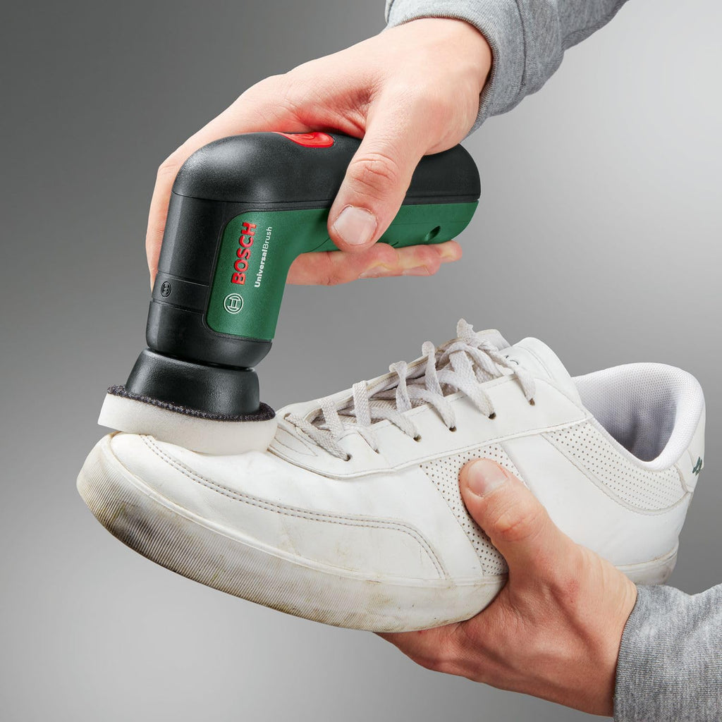 Bosch Elektro-Reinigungsbürsten-Set UniversalBrush (für Badezimmer Fliesen, Küchenherd, Pfannen, Töpfe und mehr; 10 Reinigungsaufsätze enthalten; 3,6 V integrierter Akku; Micro-USB-Kabel; in Tasche)