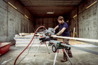metabo Kappsäge KGS 305 M - 2000 W, 305 mm Schnittbreite, 110 mm Schnitttiefe - LED-Laserschnittführung, beidseitige Neigung, präzise und leistungsstark - Inkl. Maschinenständer KSU 401 und Zubehör