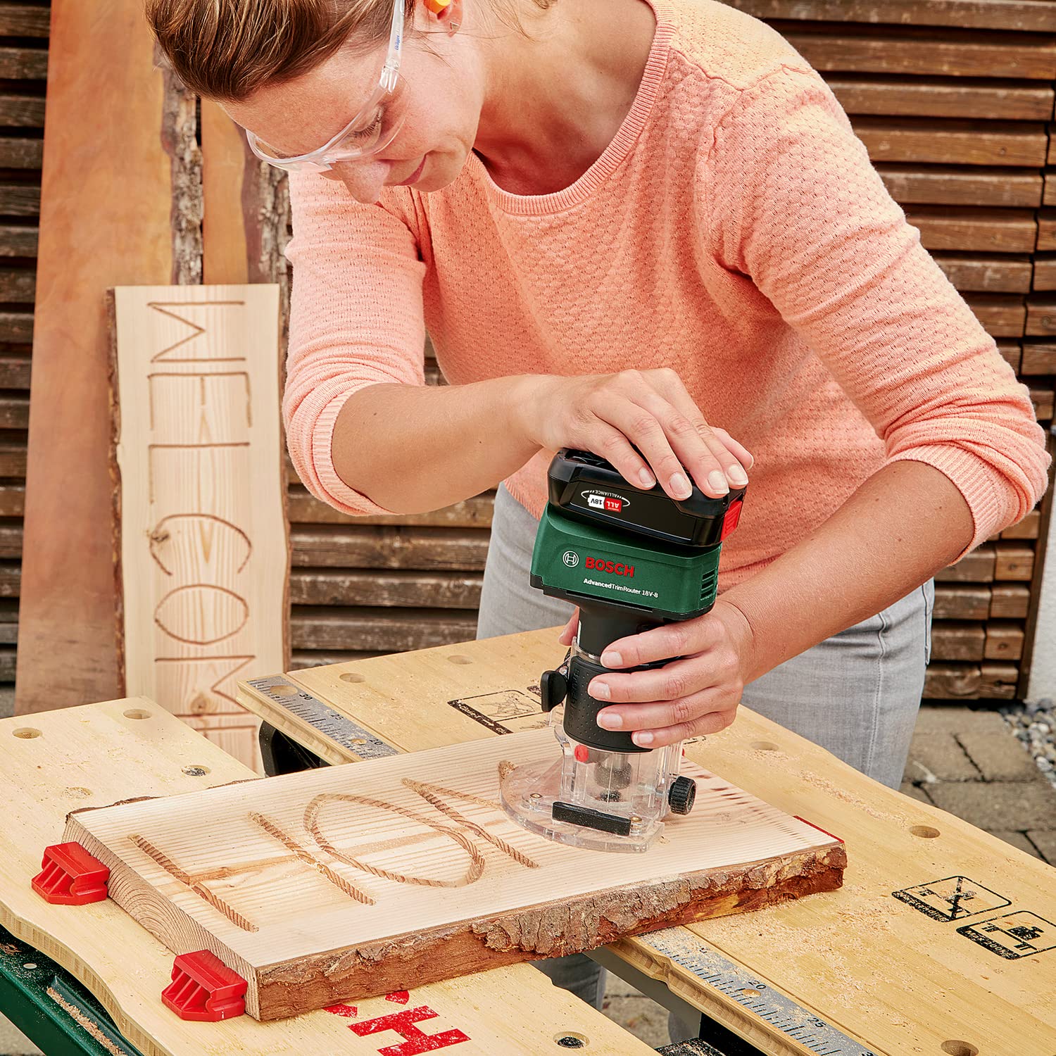 Bosch Akku-Kantenfräse AdvancedTrimRouter 18V-8 (ohne Akku, 18 Volt System, Bürstenloser Motor, zusätzliches Zubehör, im Karton) – Amazon Edition