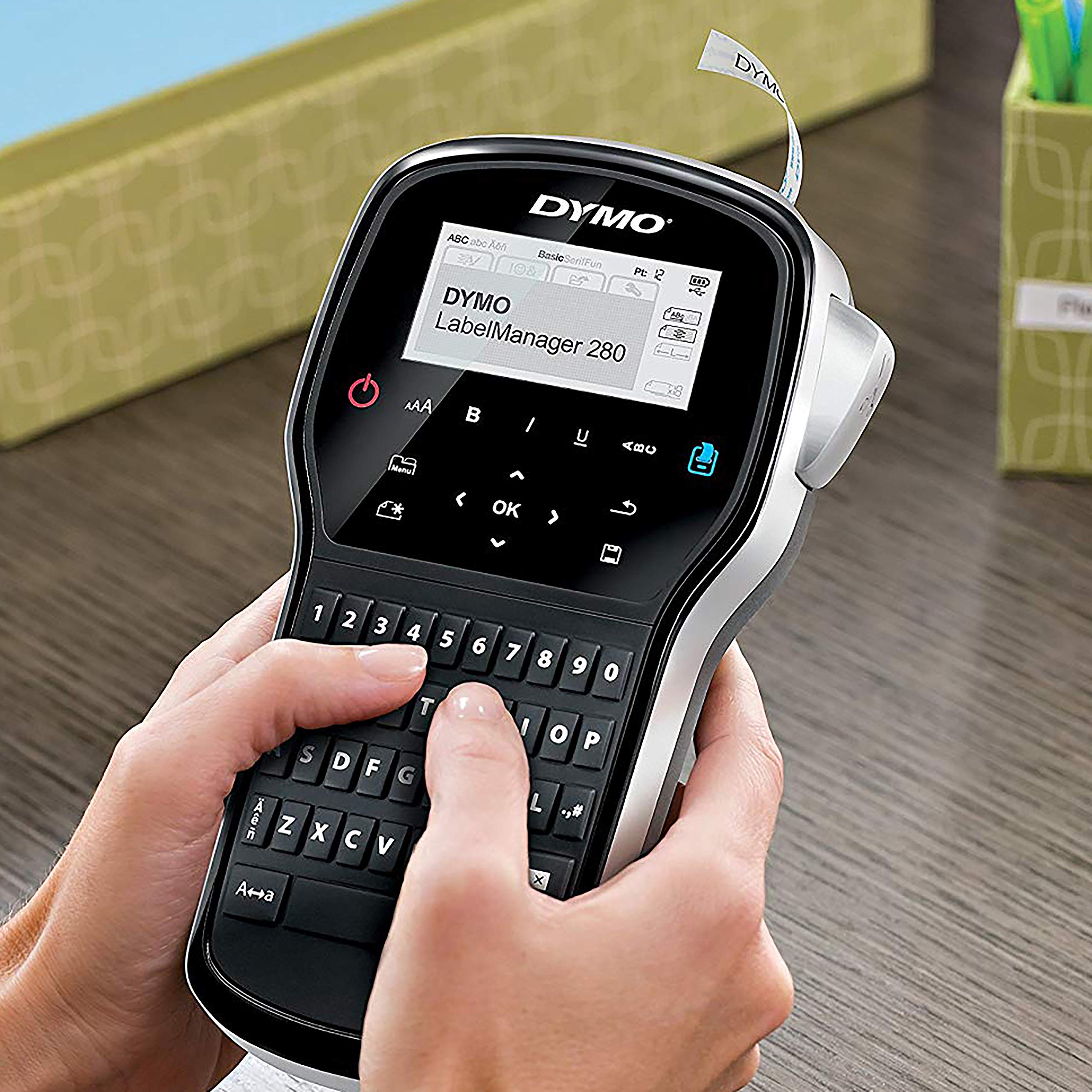 DYMO LabelManager 280 Wiederaufladbares Handheld-Etikettendrucker-Set, QWERTY-Tastatur, mit 2 Rollen D1-Etiketten und Tragetasche