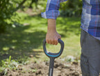Gardena ErgoLine Spitz-Spaten: Gartenspaten aus Qualitätsstahl zum Umgraben und Ausheben, mit Trittsteg und ergonomischem Stiel, D-Griff (17012-20)