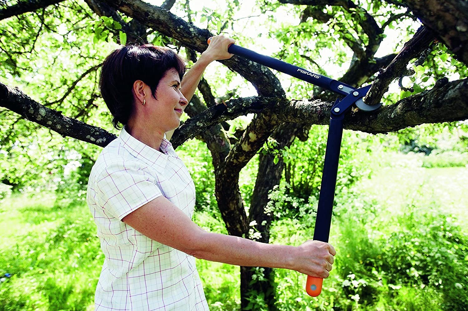 Fiskars PowerGear II Bypass-Getriebeastschere für frisches Holz, Antihaftbeschichtet, Gehärteter Präzisionsstahl, Länge: 70 cm, Schwarz/Orange, L78, 1000584