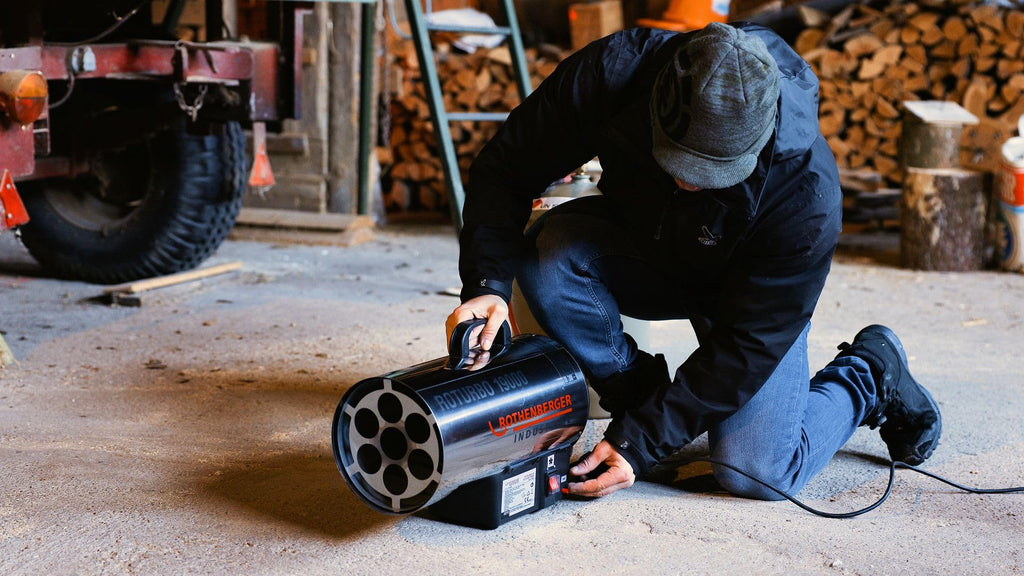 Rothenberger Industrial Gas Heiz Kanone/Gebläse RoTurbo 19000 inkl. Piezo-Zündung | Schlauch 1 m und Regler 300mbar | 18,2 kW | Thermosicherung | wettergeschützter Außenbereich | 1500000051