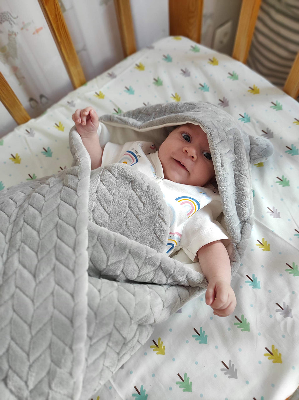 DANKA® Einschlagdecke für Babyschale, Kinderwagen, Kindersitze und Maxi Cosi - Baby Decke für Neugeborene, 80x80cm, mit Kapuze und Klettverschluss für Winter und Sommer, ganzjährig - Grau