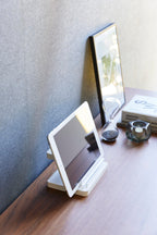 Yamazaki 1871 TOWER Smartphone & Device Charging Stand, white, Steel/ABS Resin/Silicone, 16 x 11.6 x 10 cm