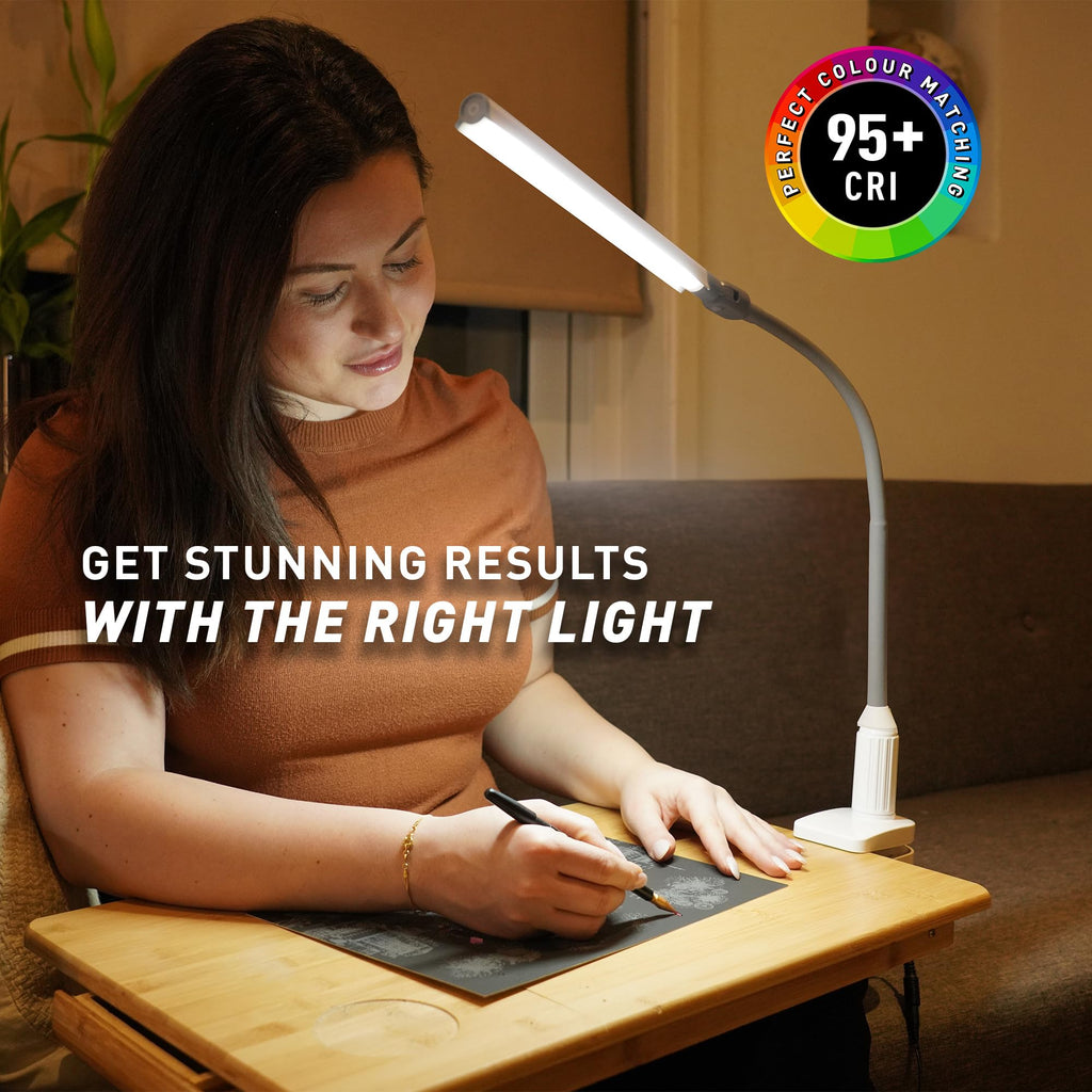 UnoPro™ Klemmleuchte – Hoher CRI 95+, Tageslicht-LED (6.000K, 1.150 Lux), blendfreier Schirm, 4 Helligkeitsstufen, flexibler Arm, stabile Klemme (Weiß)
