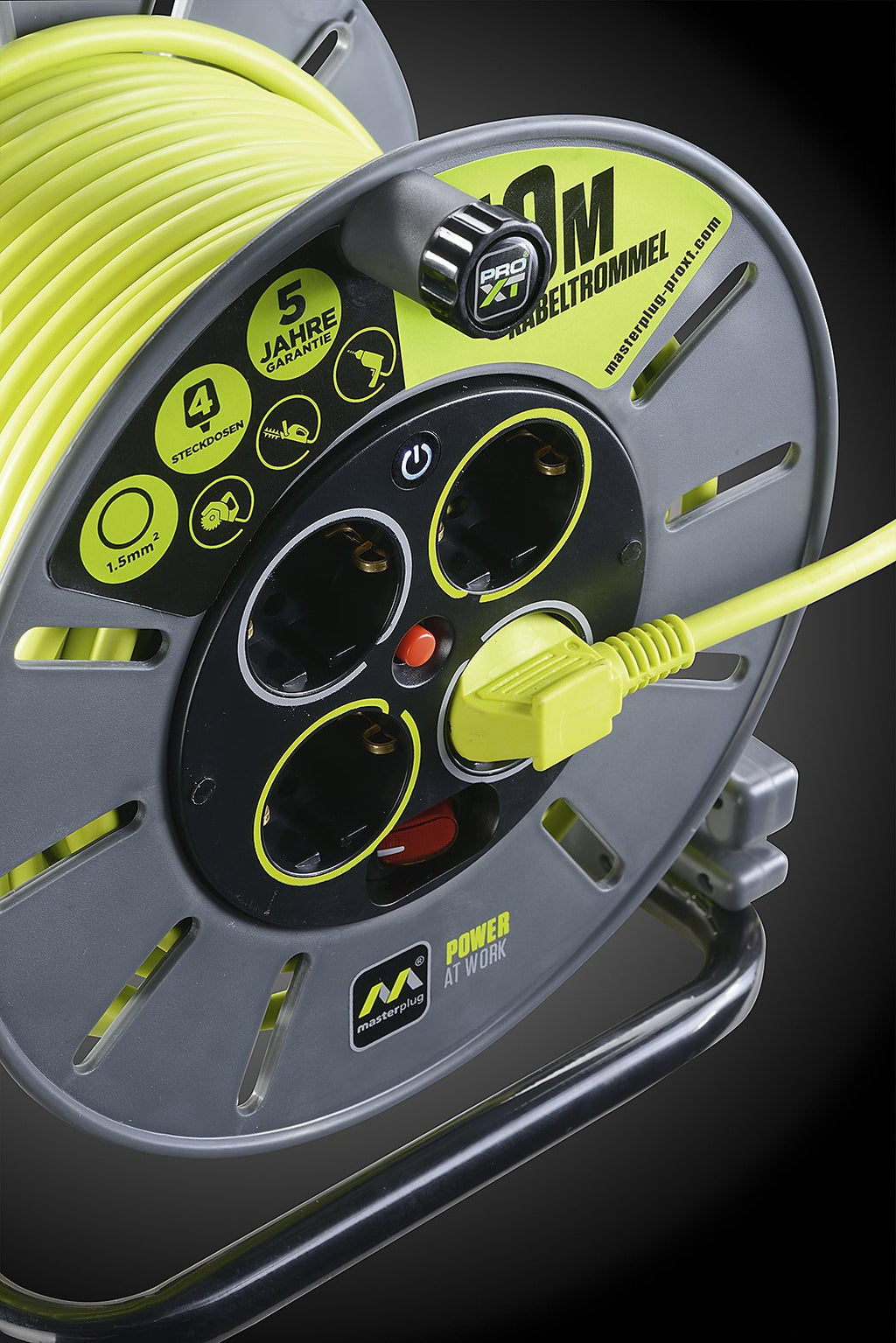 Masterplug Pro-XT 4-Fach offene Kabeltrommel mit Aufrollgriff, Thermoabschaltung und Netzschalter, 50 Meter langes Kabel mit hoher Sichtbarkeit