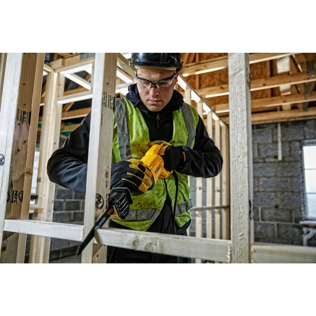 DEWALT 1.100 Watt Säbelsäge (Hublänge 29 mm, max. Schnittleistung (Holz) 280 mm, inkl. Transportkoffer), DWE305PK