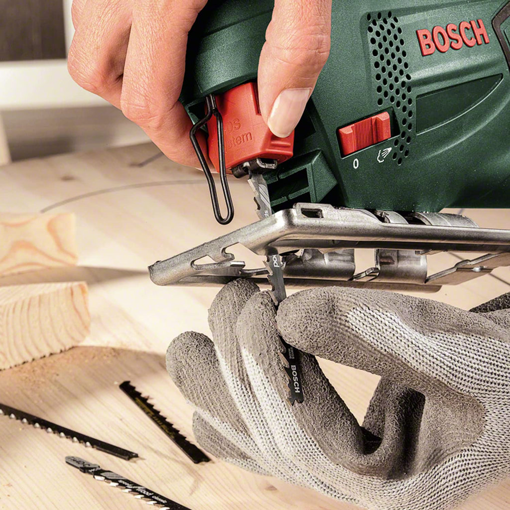 Bosch Stichsäge PST 700 E (1x Sägeblatt, Koffer, 500 Watt)