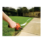 Black+Decker Akku-Grasschere GSL200 (3,6V Li-Ion, kompakte Rasenschere zur Rasenpflege, Akku-Laufzeit ca. 45 min, Einschaltsperre, inkl. Ladestation mit Ladekabel, LED-Ladeanzeige)