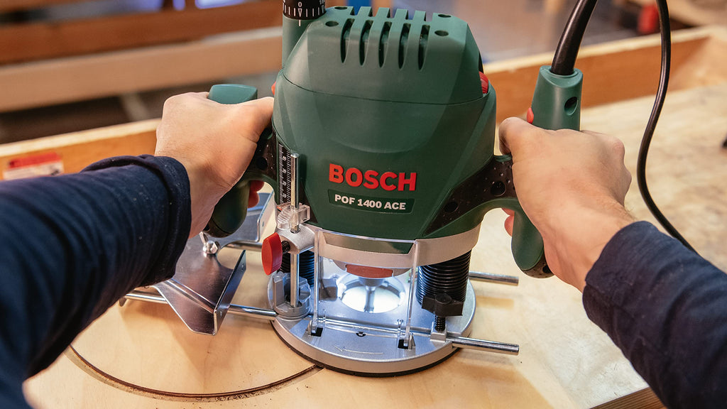 Bosch 12tlg. Hartmetall Fräser Set (für Holz, Ø-Schaft 8 mm, Zubehör Oberfräse)