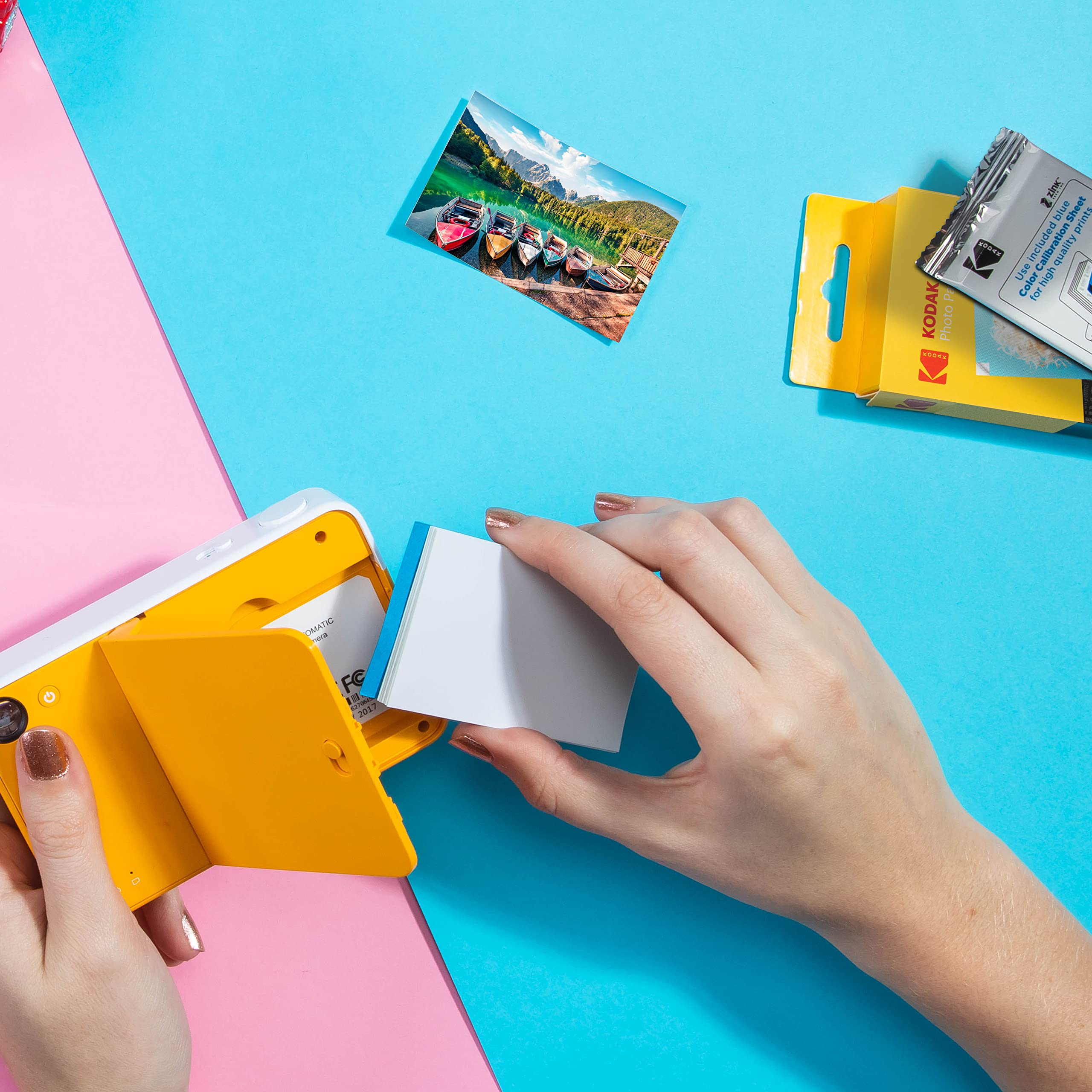 KODAK Step Printer Drahtloser mobiler Fotodrucker mit Zink-Technologie (Schwarz) Reiseset