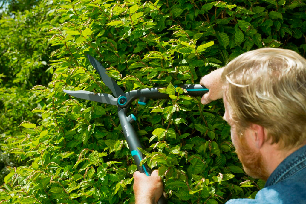 Gardena Heckenschere EasyCut: Leichte Gartenschere zum Schneiden von Hecken und Sträuchern, 20 cm, antihaftbeschichtete Messer, ergonomische Kunststoffgriffe (12301-20)