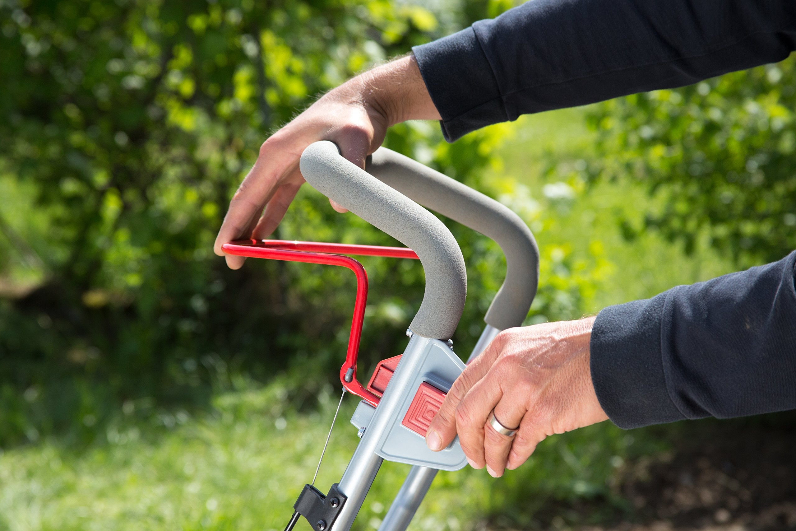 IKRA Elektro Bodenhacke Kultivator FEM 1500 Flexible Arbeitsbreite 17-45cm, inkl. Häufelpflug