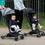 Urban Kanga Bandicoot Reisebuggy fürs Flugzeug-Handgepäck – Ultraleichter, Kompakt Zusammenklappbarer Buggy bis 22 kg mit Schultergurt & Abdeckung (Midnight Black)
