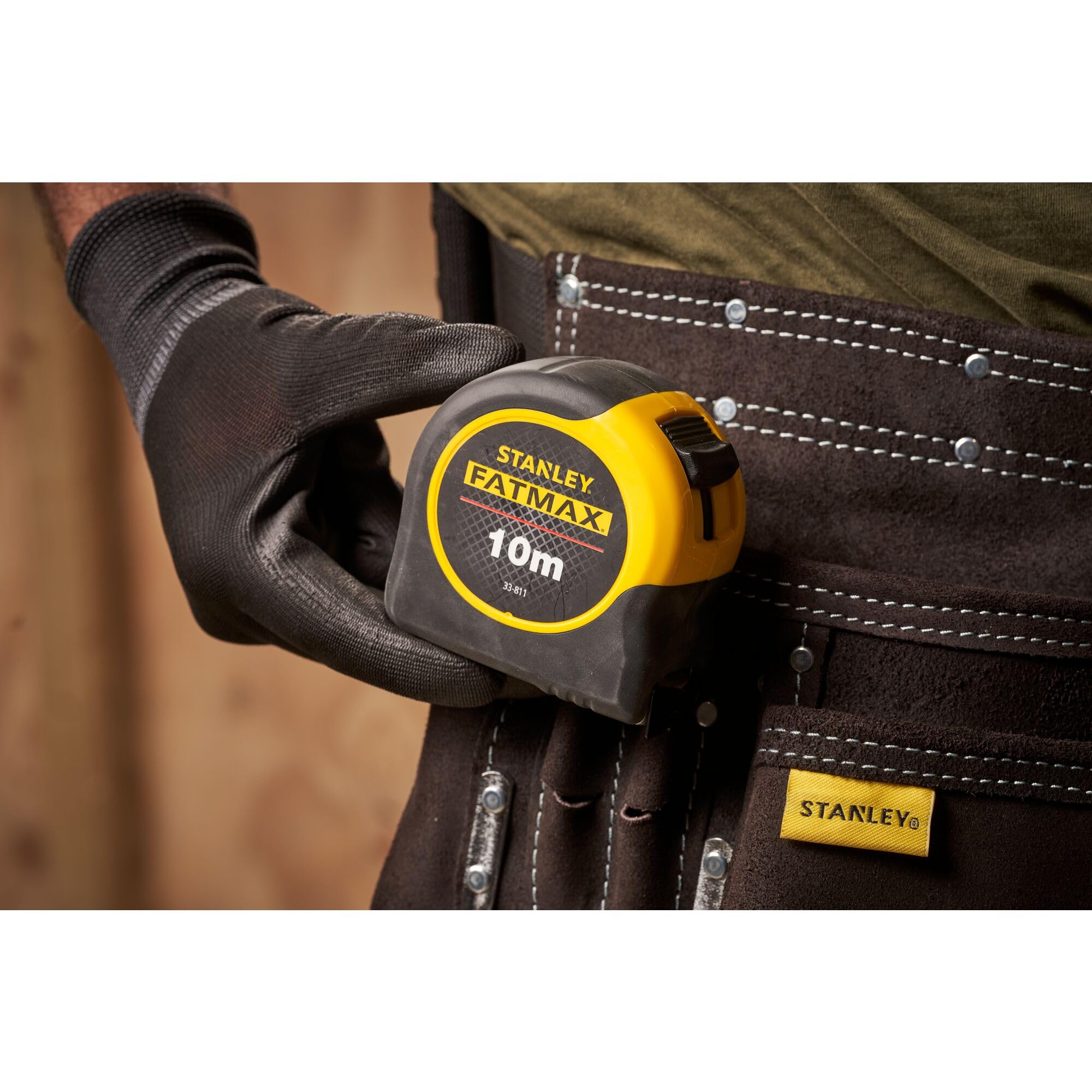 Stanley FatMax Bandmass Blade Armor, 10m Länge, Feststeller, automatischer Rücklauf, Gürtelclip, DynaGrip, 0-33-811