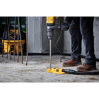 Dewalt SDS-Max Elite Hammerbohrer DT60821 (22x920x800mm, mit Vier-Schneiden-Geometrie, Vollhartmetall-Spitzen & Iron Blast Technologie, für den Einsatz in Beton, Mauerwerk, Natur- & Kunststein)