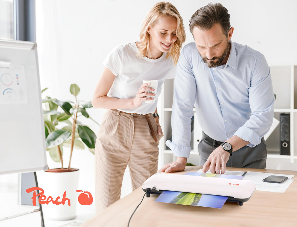 Peach Laminiergerät A4 - doppelt so schnell startklar als andere - laminiert mehr als 1,5 Seiten A4 pro Minute - geeignet für alle handelsüblichen Folien - PL750A