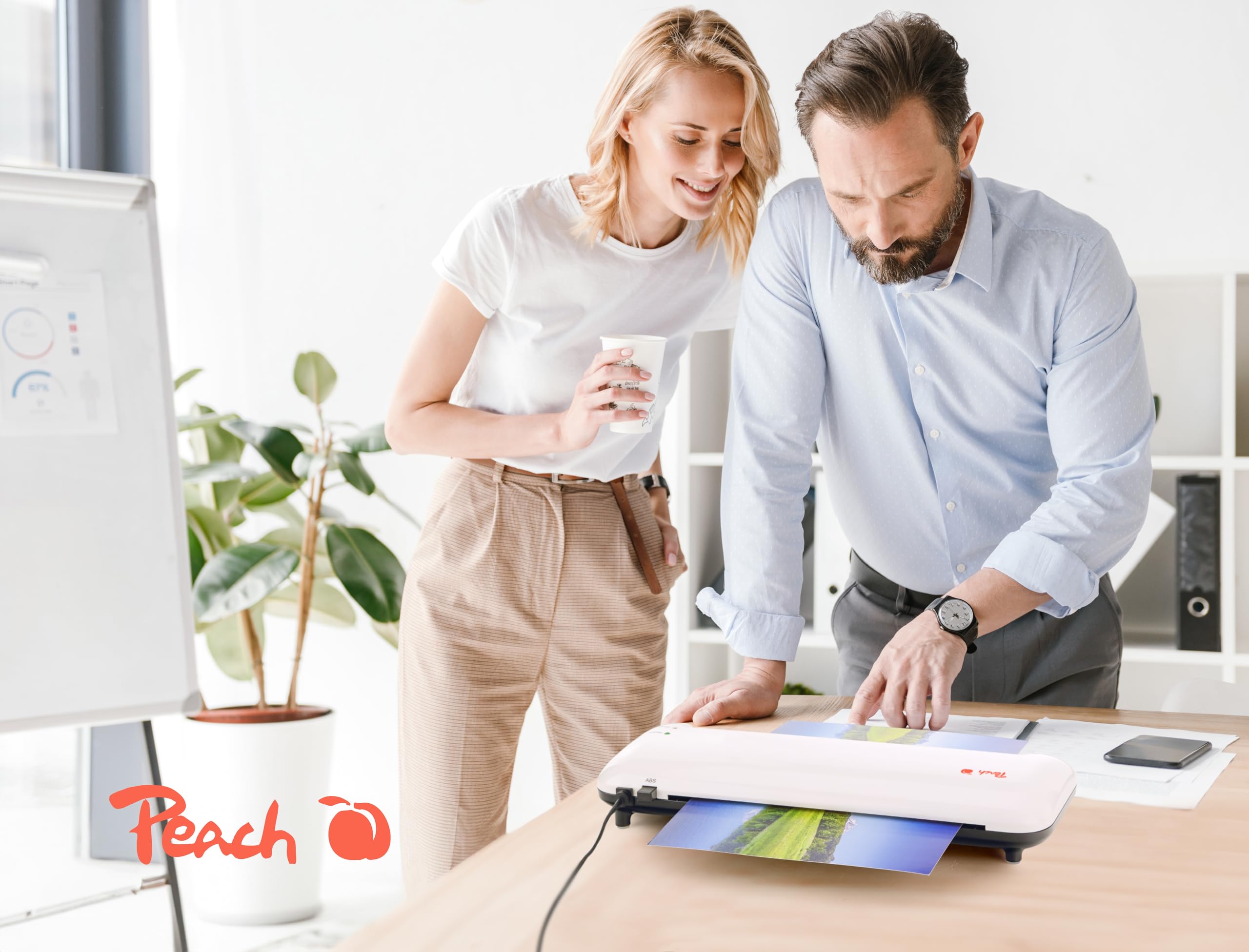 Peach Laminiergerät A4 - doppelt so schnell startklar als andere - laminiert mehr als 1,5 Seiten A4 pro Minute - geeignet für alle handelsüblichen Folien - PL750A