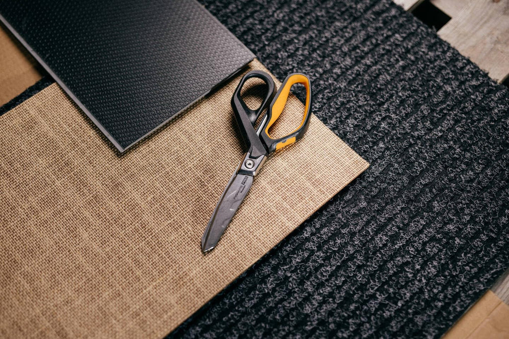 Fiskars Hochleistungsschere, Bis zu 30% mehr Kraft, Länge 21 cm, Langlebiger rostfreier Stahl/Kunststoff, Schwarz/Orange, PowerArc, 1027204