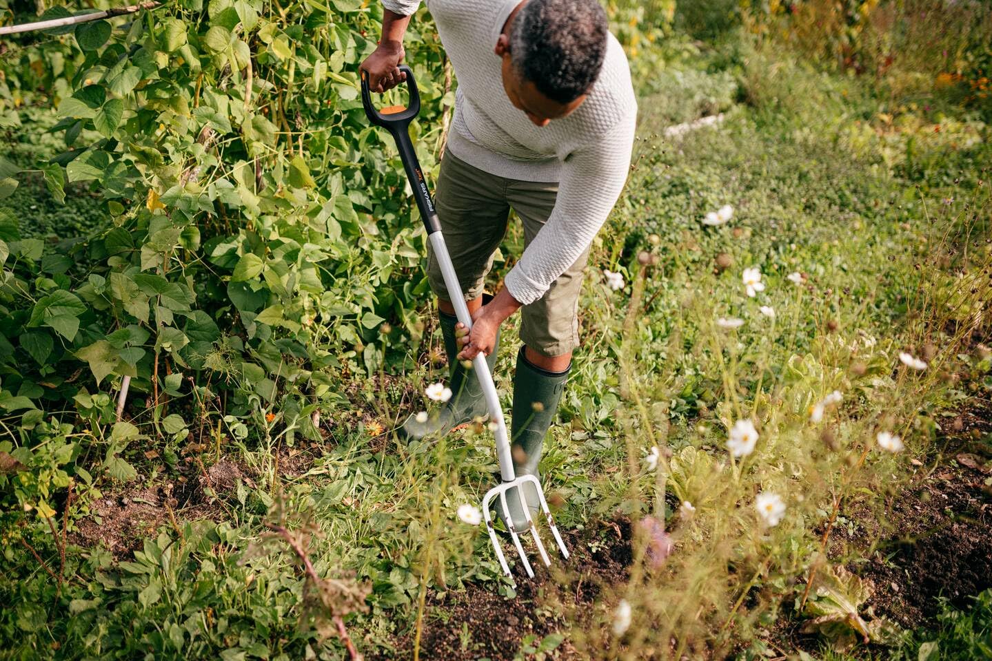 Fiskars Teleskop-Spatengabel für Harte, steinige Böden, Mit 4 Zinken, Länge 1,10 m bis 1,30 m, Hochwertiger Borstahl, Schwarz/Silber, SmartFit, 1070717