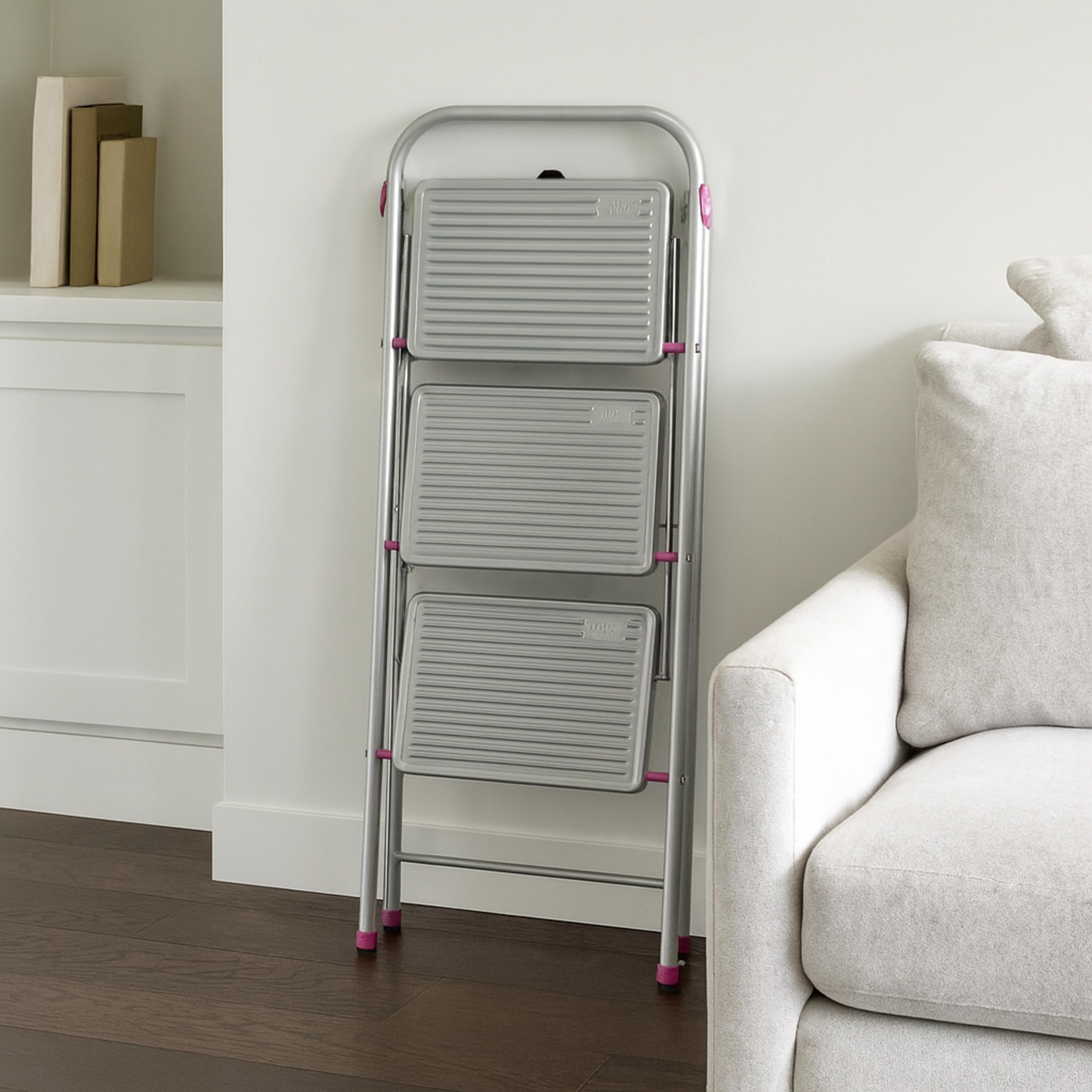 Kleeneze zusammenklappbare 3-stufige Trittleiter, leichte Klappleiter für Heimwerker, sicheres Arbeiten, rutschfeste Trittstufen, robuster Stahl, Sicherheitsclip, 105 cm, rosa/grau, Tragkraft 150 kg