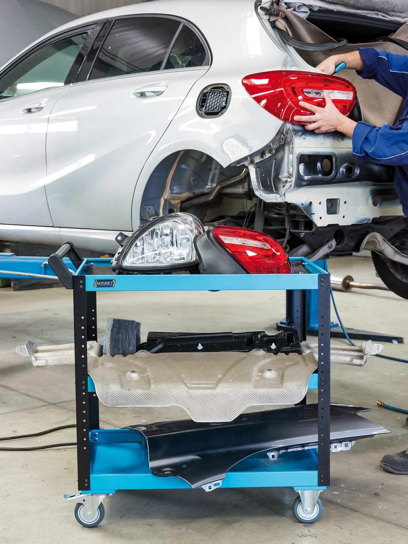 HAZET Servicewagen Assistent 167-3 | Stabile Stahlkonstruktion | Gesamttragkraft: 150 Kg | Vielseitig nutzbar | Auch bei hoher Last mobil und robust