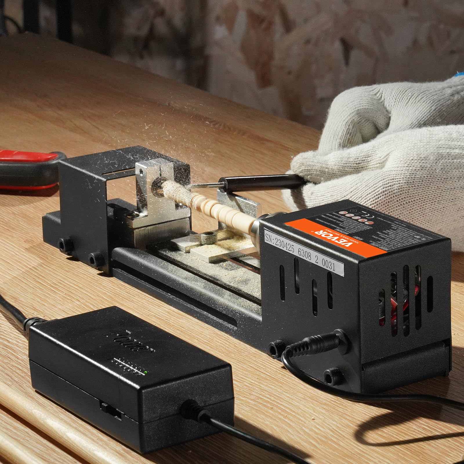 VEVOR Mini Drehbank 96W Drechselbank Max. Drehdurchmesser 70mm Drechselmaschine Spindeldrehzahl 4250–8500U/min Kopierdrechselbank mit 7-Gang-Einstellung Drehbank mit komplettem Zubehör