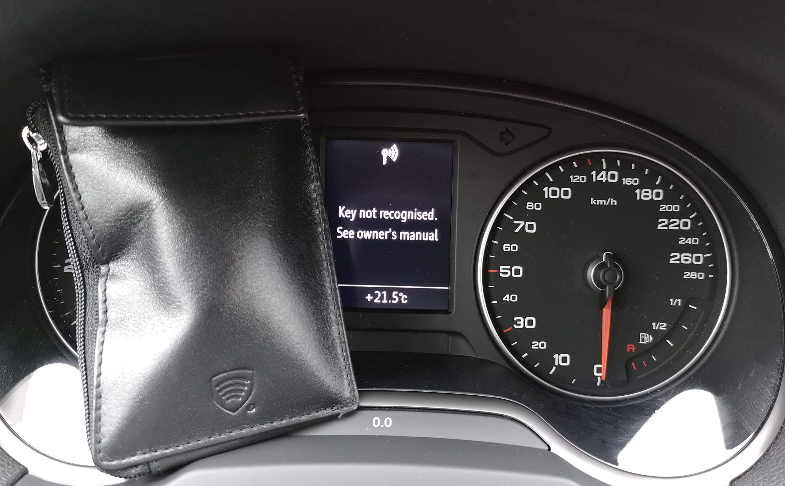 Koruma KFZ Keyless Go Schutz Autoschlüssel RFID Case - Schwarz Leder Tasche Box - NFC Signal Blocker Karte Schutzhülle Schlüsseltasche Funkschlüssel Abschirmung für Auto Motorrad - Entry Safe