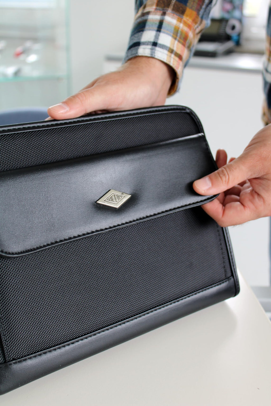 WEDO Elegance A5 Konferenzmappe – Executive Organizer im Leder-Look mit 4-Ring-Mechanik, Karten- & Dokumentenfächern, Stifthalter, kompakt & stilvoll