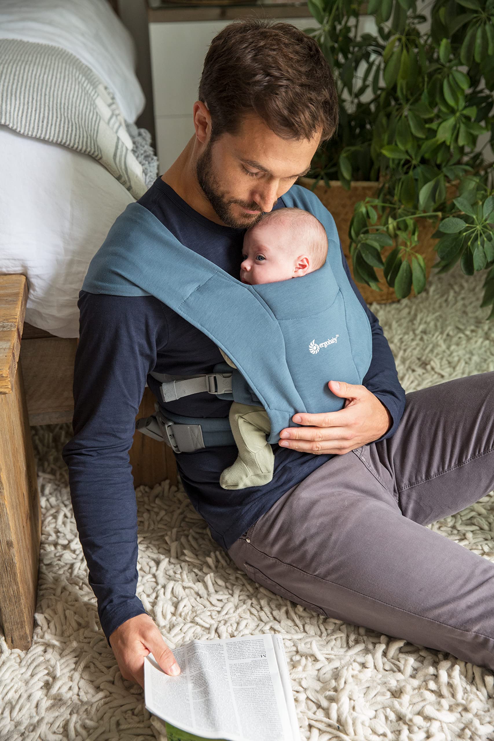 Ergobaby Embrace Babytrage für Neugeborene ab Geburt Extra Weich, Bauchtrage Baby-Tragetasche Ergonomisch, Oxford-Blau, 1 Stück (1er Pack)