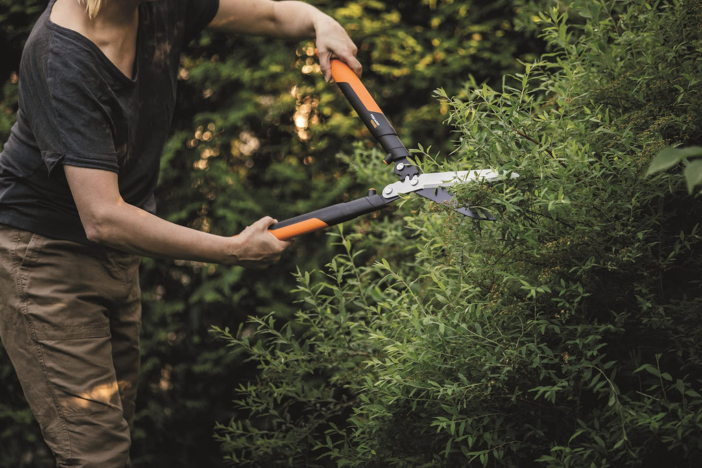 Fiskars PowerGear X Getriebe-Heckenschere, Antihaftbeschichtet, Hochwertige Stahl-Klingen, Länge: 63 cm, Schwarz/Orange, HSX92, 1023631