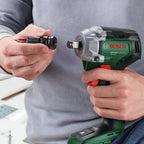 Bosch Akku-Drehschlagschrauber UniversalImpactDrive 18V-350 (kraftvolles Schrauben und Befestigen im Bauwesen; max. Drehmoment: 350 Nm; Sechskantadapter; 18 Volt System; ohne Akku)