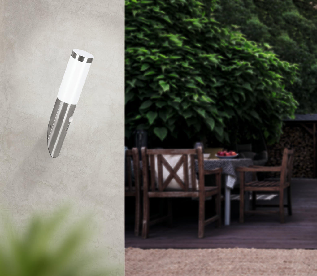 EGLO LED Außen-Wandlampe Helsinki, 1 flammige Außenleuchte inkl. Bewegungsmelder, Sensor-Wandleuchte aus Edelstahl und Kunststoff, Farbe: Silber, weiß, Fassung: E27, IP44