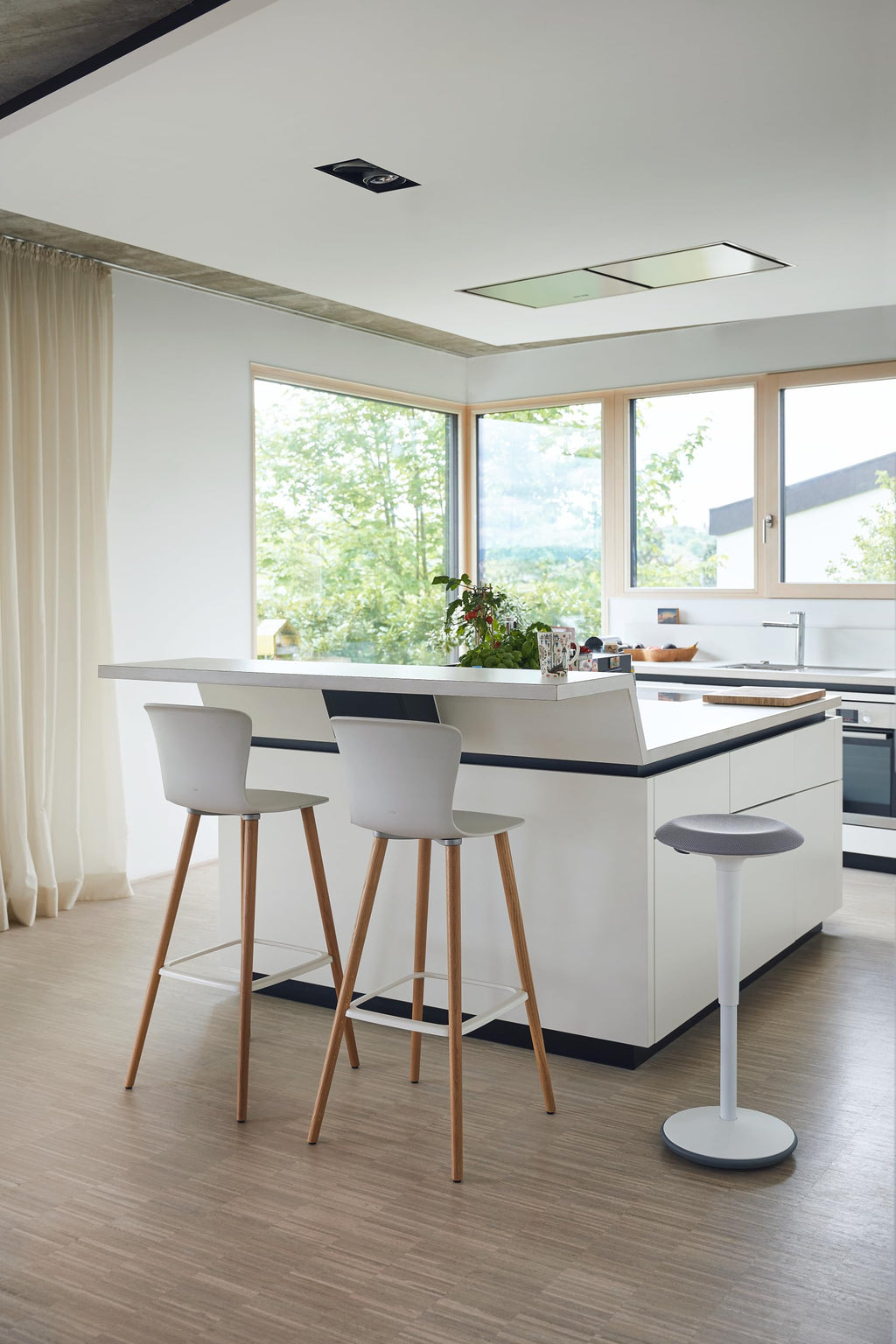 Sedus se:fit, Ergonomischer Hocker, Stehhocker, Stehsitz, Stehhilfe, Schwarz, Kunststoff, Gummifuß, 53-80 cm Höhenverstellbar